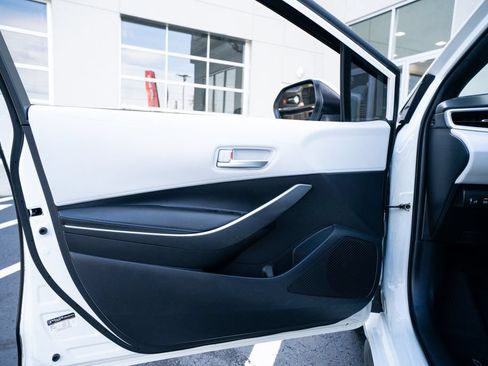 Used 2020 Toyota Corolla SE FWD image 24