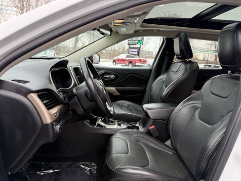 Used 2018 Jeep Cherokee High Altitude w/ Luxury Group image 16