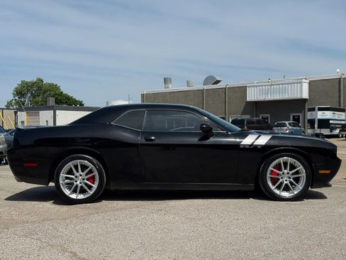 Used 2012 Dodge Challenger R/T RWD image 8