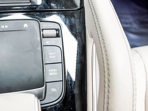 Used 2025 Mercedes-Benz GLS 450 4MATIC image 23