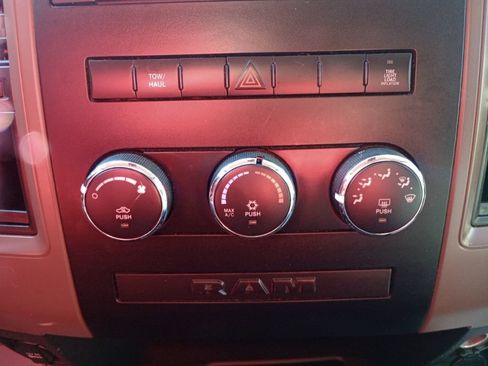 Used 2011 RAM 2500 SLT AWD/4WD image 28