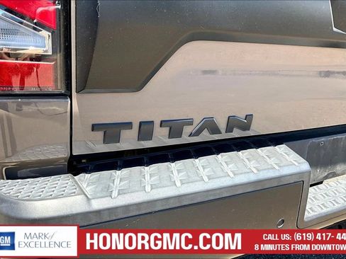 Used 2021 Nissan Titan PRO-4X w/ Pro-4x Convenience Package AWD/4WD image 25