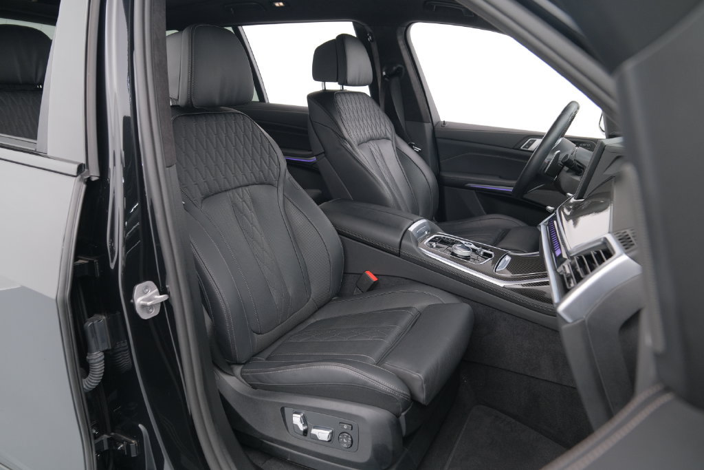 Used 2025 BMW X7 M60i w/ Executive Package AWD/4WD image 28