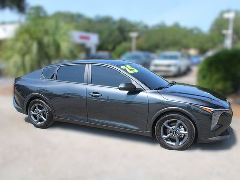 Used 2025 Kia K4 FWD image 4