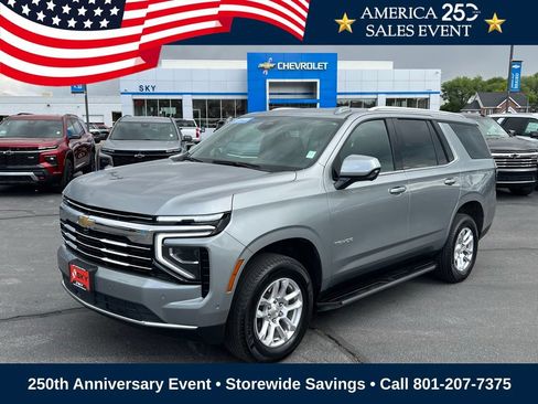Used 2025 Chevrolet Tahoe LT AWD/4WD image 2
