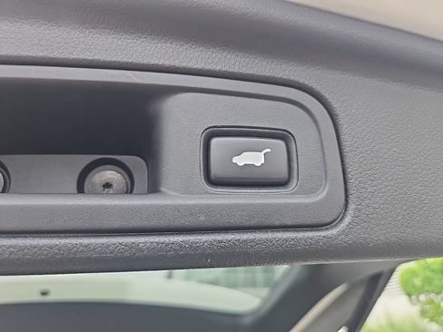 Used 2017 Honda Pilot Touring image 17