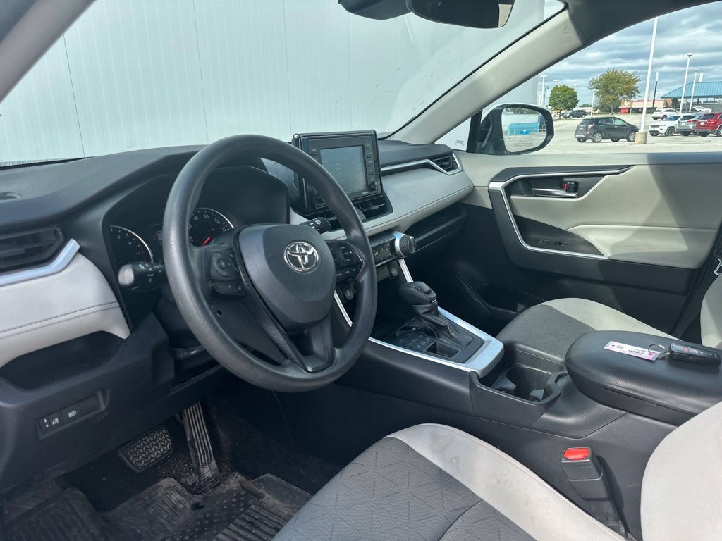 Used 2021 Toyota RAV4 XLE w/ Carpet Mat Package (TMS) AWD/4WD image 15