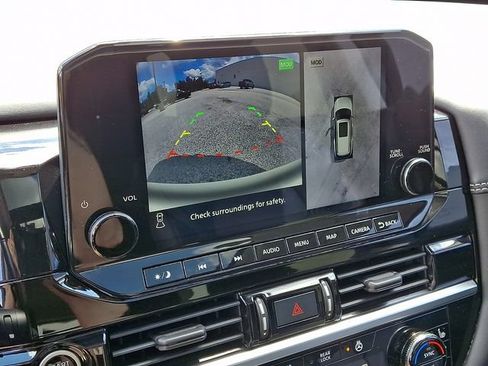 Used 2022 Nissan Pathfinder Platinum w/ Cargo Package AWD/4WD image 4