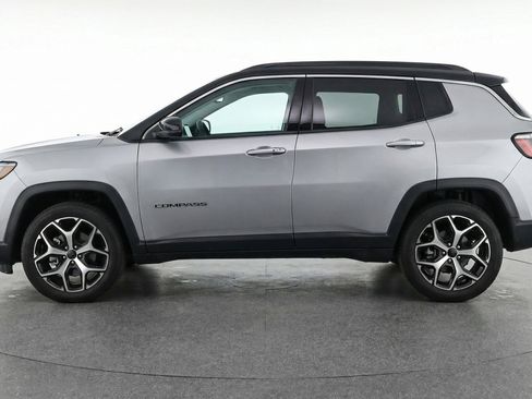 Used 2025 Jeep Compass Limited image 4