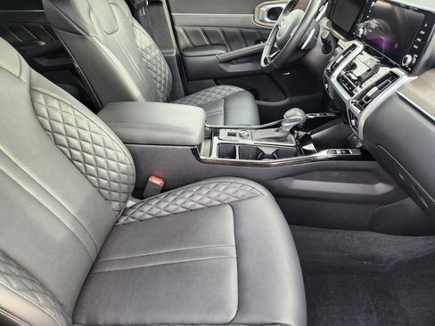 Certified 2023 Kia Sorento SX Prestige AWD/4WD image 13