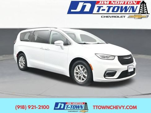 Used 2022 Chrysler Pacifica Touring-L FWD image 1