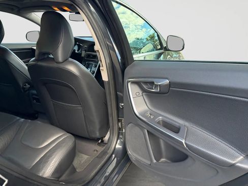Used 2014 Volvo S60 T5 AWD/4WD image 17