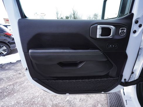 Used 2023 Jeep Wrangler Unlimited Sahara w/ Cold Weather Group image 9