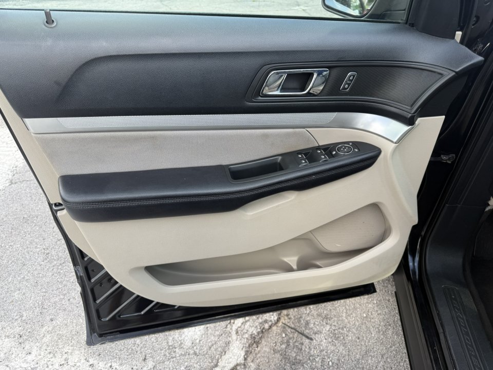 Used 2018 Ford Explorer FWD image 11