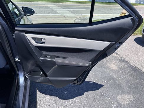 Used 2017 Toyota Corolla LE FWD image 13