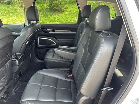 Used 2021 Kia Telluride EX w/ EX Premium Package AWD/4WD image 16