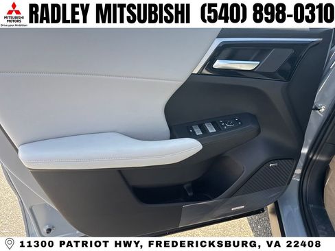 New 2026 Mitsubishi Outlander SE image 5