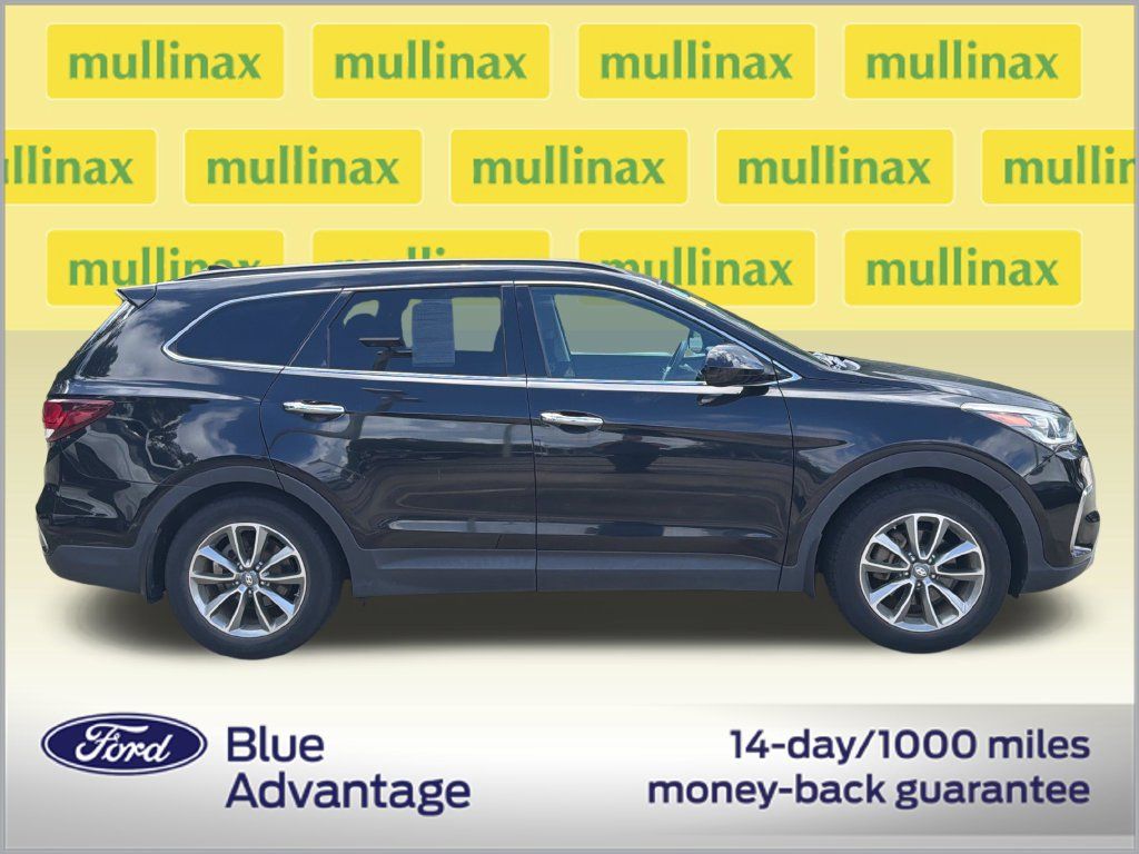 Used 2018 Hyundai Santa Fe SE w/ Cargo Package FWD image 2