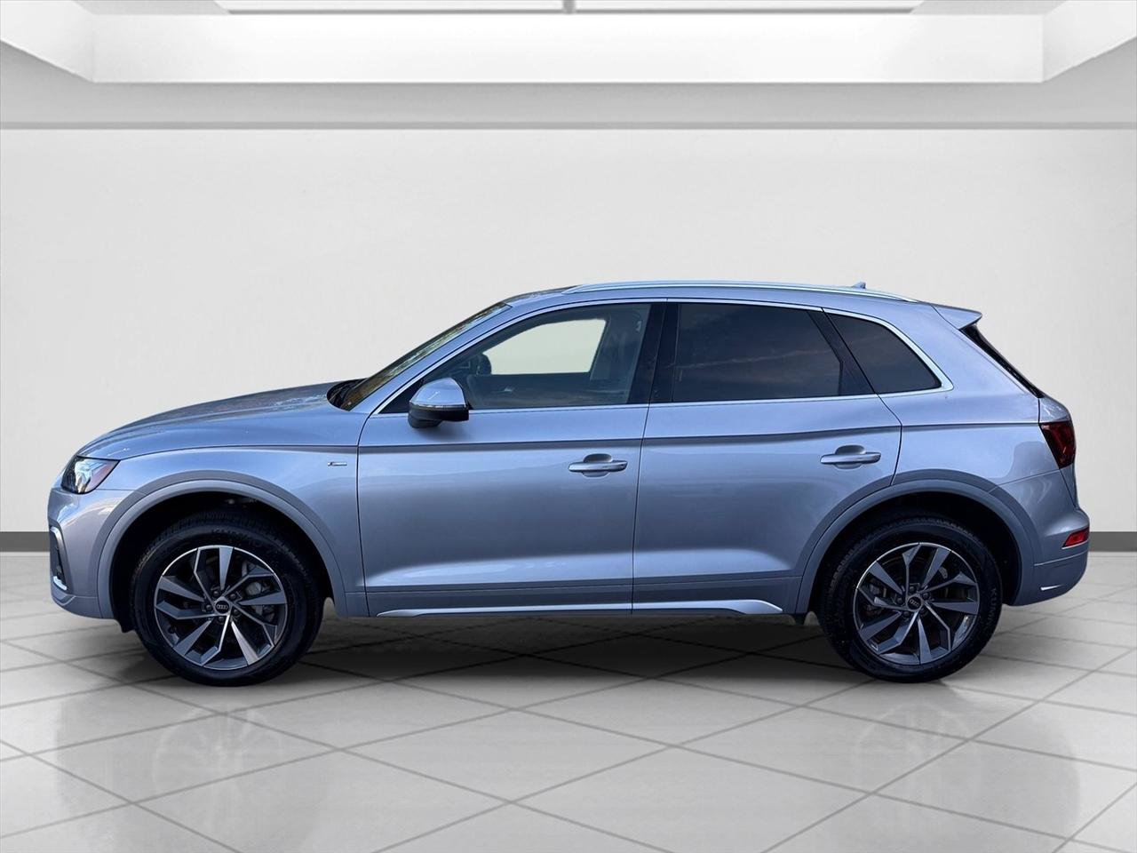 Used 2023 Audi Q5 2.0T Premium Plus w/ Premium Plus Package AWD/4WD image 5