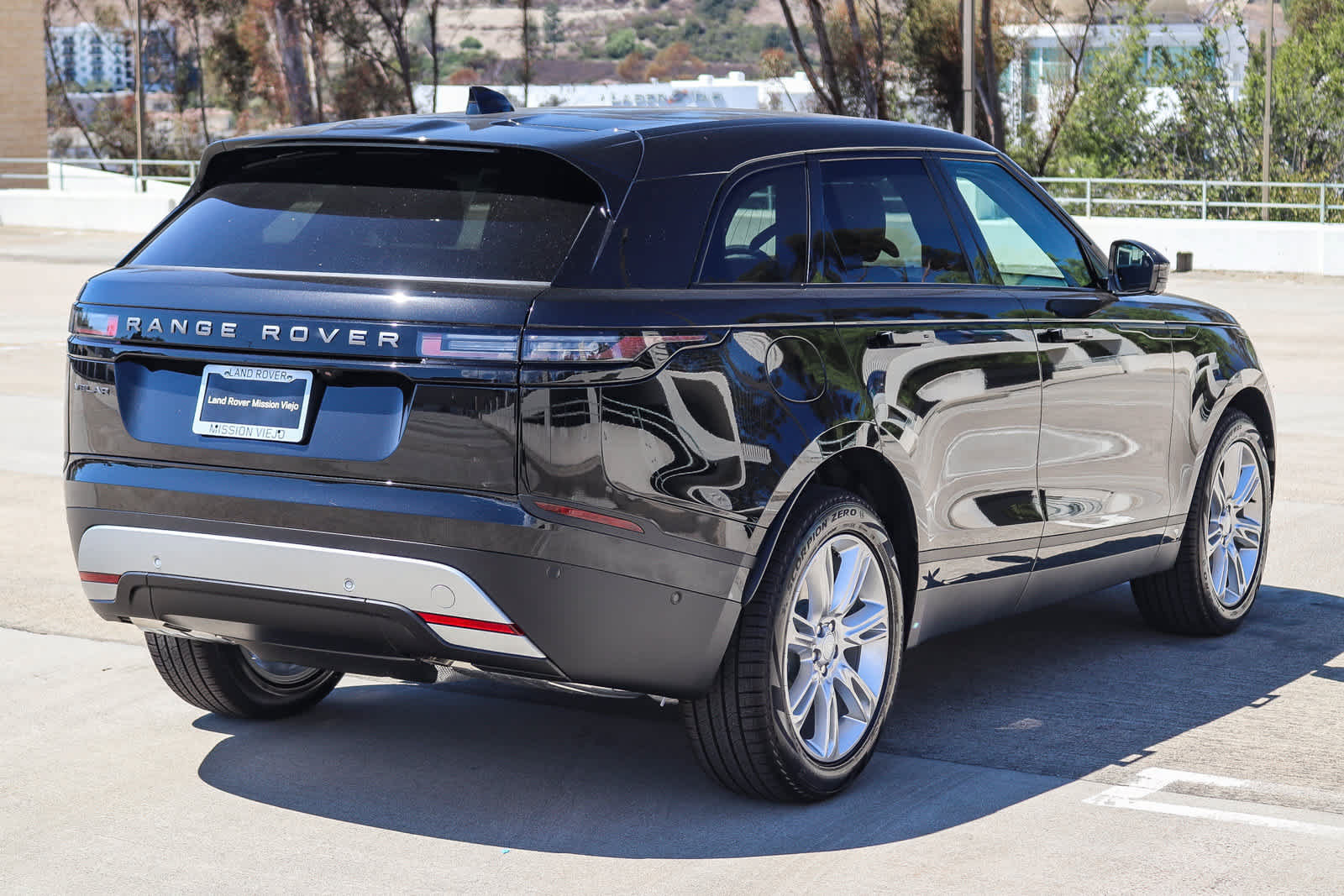 New 2026 Land Rover Range Rover Velar S AWD/4WD image 4