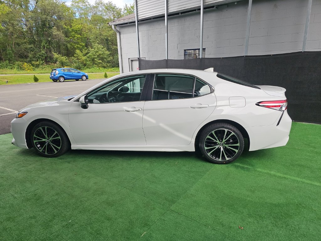 Used 2020 Toyota Camry SE FWD image 7