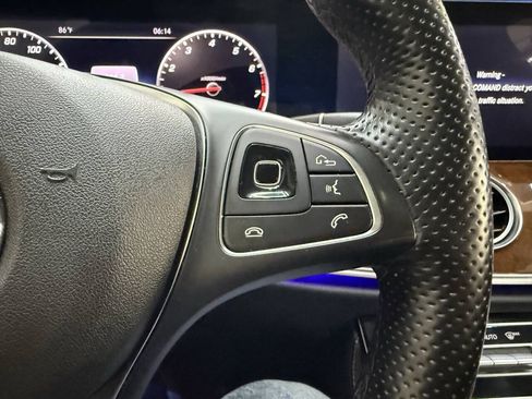 Used 2018 Mercedes-Benz E 300 4MATIC image 24