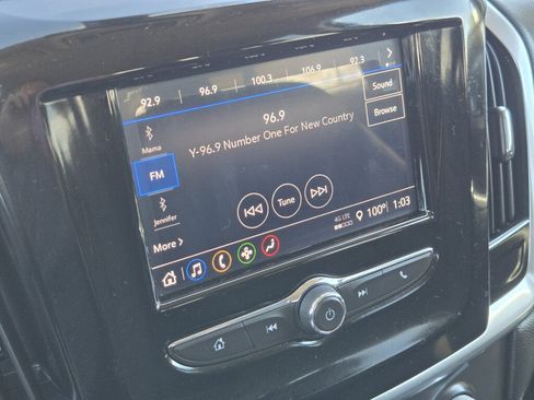 Used 2021 Chevrolet Traverse LS FWD image 20