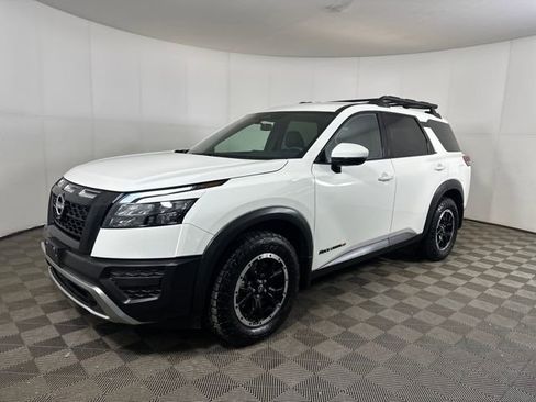 Used 2025 Nissan Pathfinder Rock Creek image 7