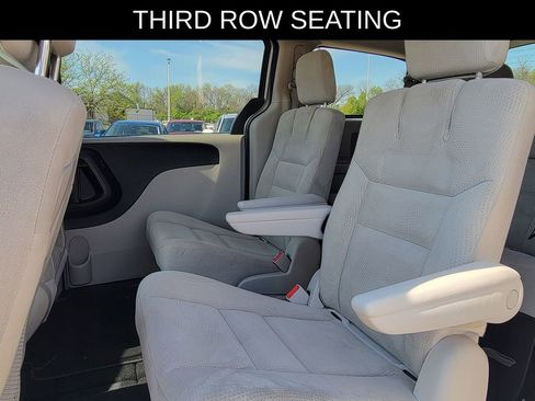 Used 2014 Dodge Grand Caravan SXT w/ UConnect Hands-Free Group FWD image 10
