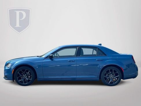 Used 2022 Chrysler 300 Touring w/ Sport Appearance Package RWD image 5