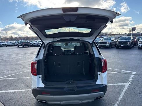 Used 2023 GMC Acadia SLE image 35