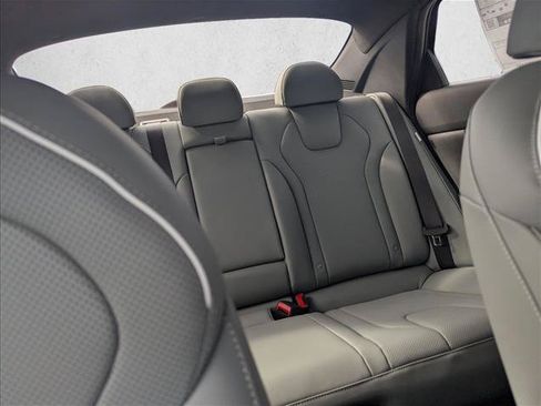 Used 2025 Hyundai Elantra Limited FWD image 19