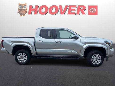 Used 2025 Toyota Tacoma SR5 RWD image 2