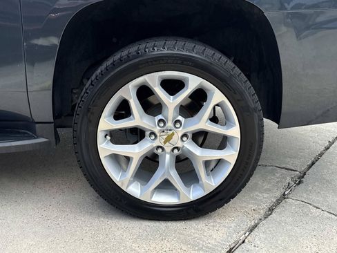 Used 2020 Chevrolet Suburban LT AWD/4WD image 4