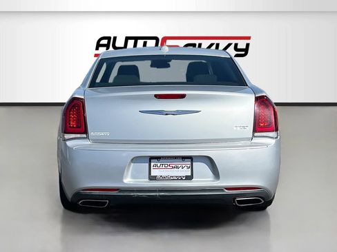 Used 2019 Chrysler 300 Touring w/ Sport Appearance Package RWD image 6