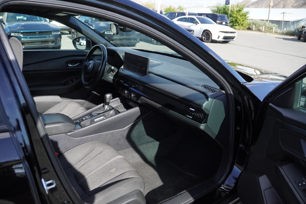 Used 2025 Honda Accord Sport image 32