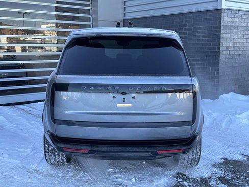 Used 2024 Land Rover Range Rover SE image 4