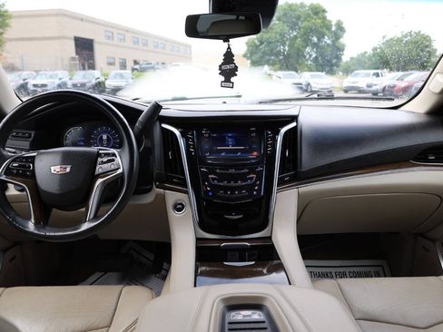 Used 2020 Cadillac Escalade ESV Premium Luxury AWD/4WD image 14