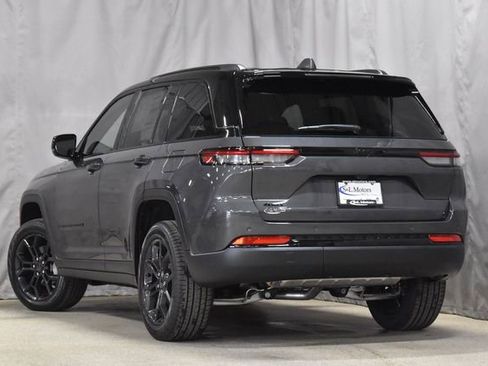 New 2025 Jeep Grand Cherokee Limited w/ Trailer Tow Package image 2