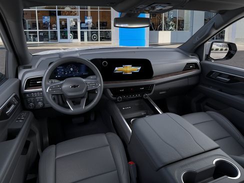 New 2026 Chevrolet Suburban Z71 w/ Sun And Tow Package AWD/4WD image 15