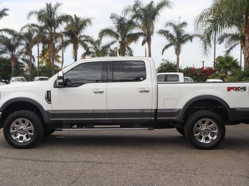 Used 2018 Ford F250 Lariat w/ Lariat Ultimate Package AWD/4WD image 11