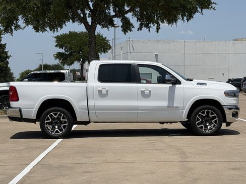 Used 2025 RAM 1500 Laramie AWD/4WD image 3