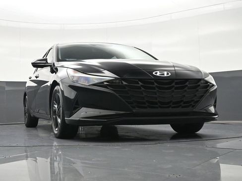 Used 2023 Hyundai Elantra SEL FWD image 36