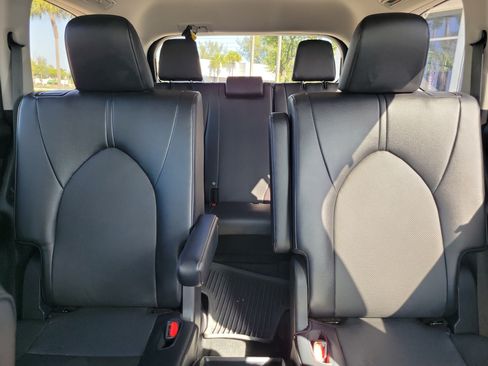 Used 2025 Toyota Grand Highlander AWD Hybrid image 16