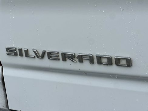 Used 2022 Chevrolet Silverado 1500 LT AWD/4WD image 27