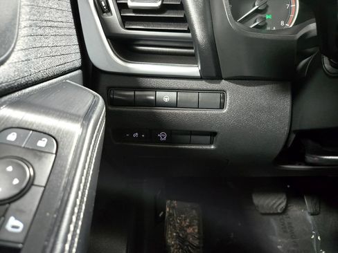 Used 2023 Nissan Rogue SV AWD/4WD image 11