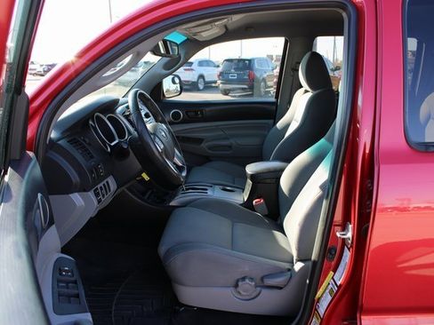 Used 2012 Toyota Tacoma PreRunner image 14
