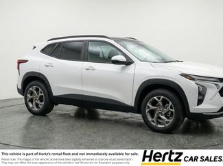 Used 2025 Chevrolet Trax LT video 1