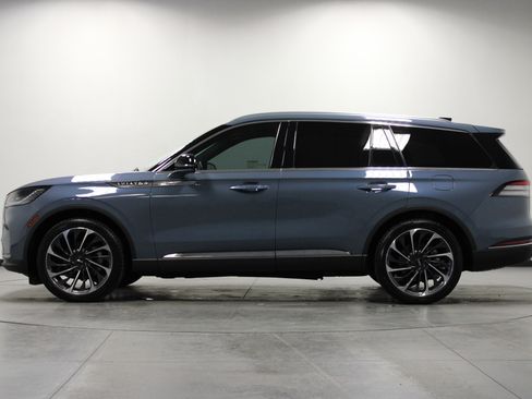 Used 2025 Lincoln Aviator Reserve w/ Luxury Package RWD image 7
