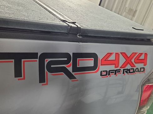 Used 2021 Toyota Tacoma TRD Off-Road w/ TRD Premium Off Road Package image 33